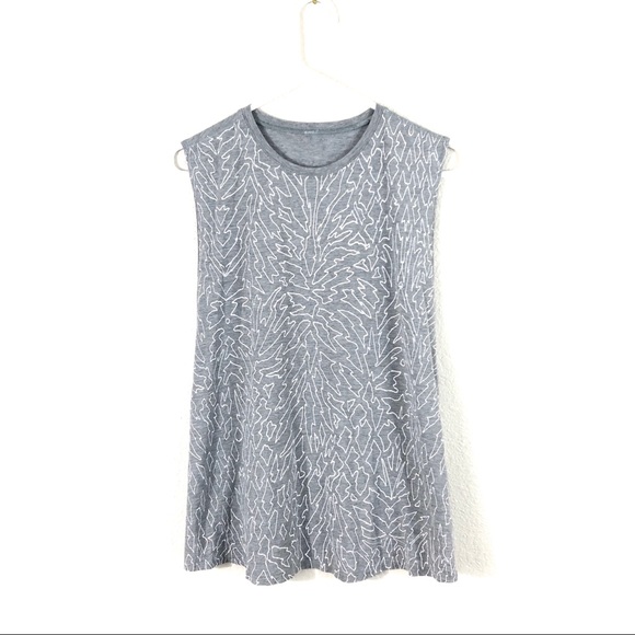 lululemon athletica Tops - Lululemon Gray Printed Muscle Tank Top Crew Neck
